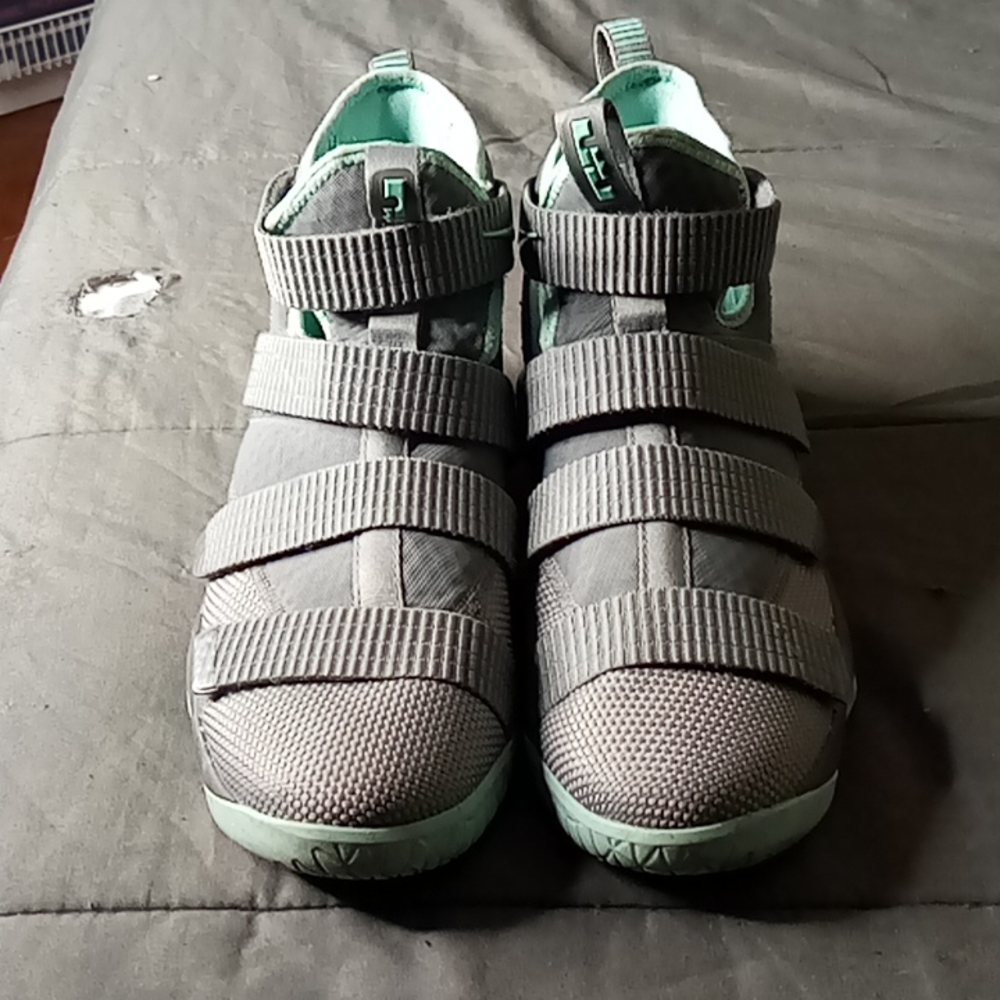 LeBron James Nike soldiers
